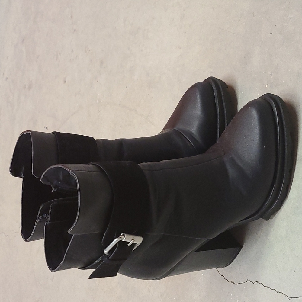 Gwen Stefani lug sole boots